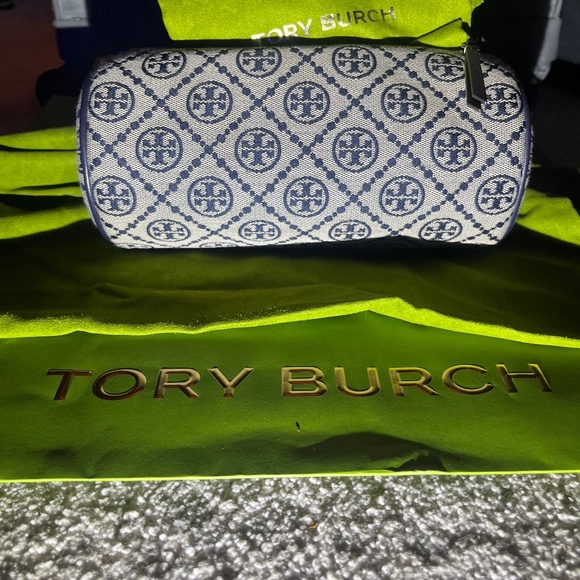 Tory Burch cylinder bag - Picture 4 of 6